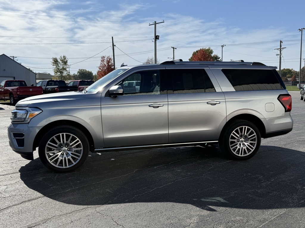 2023 Ford Expedition MAX Limited photo 3