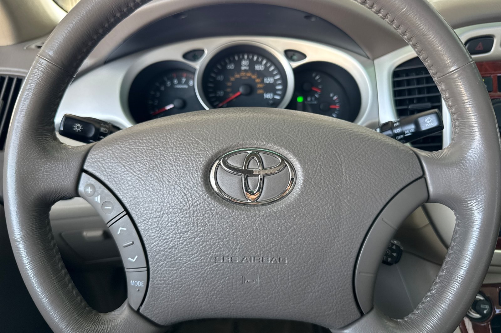 2005 Toyota Highlander Limited photo 23
