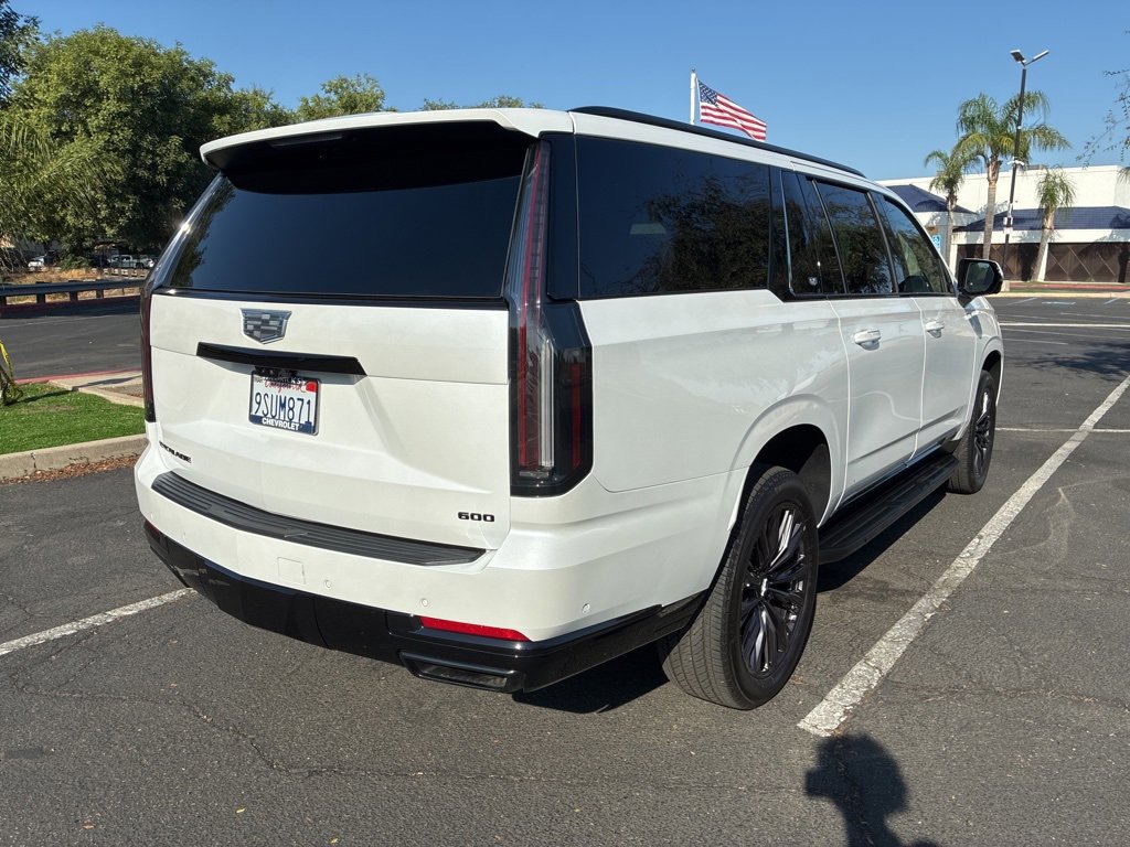 2025 Cadillac Escalade ESV Sport photo 3