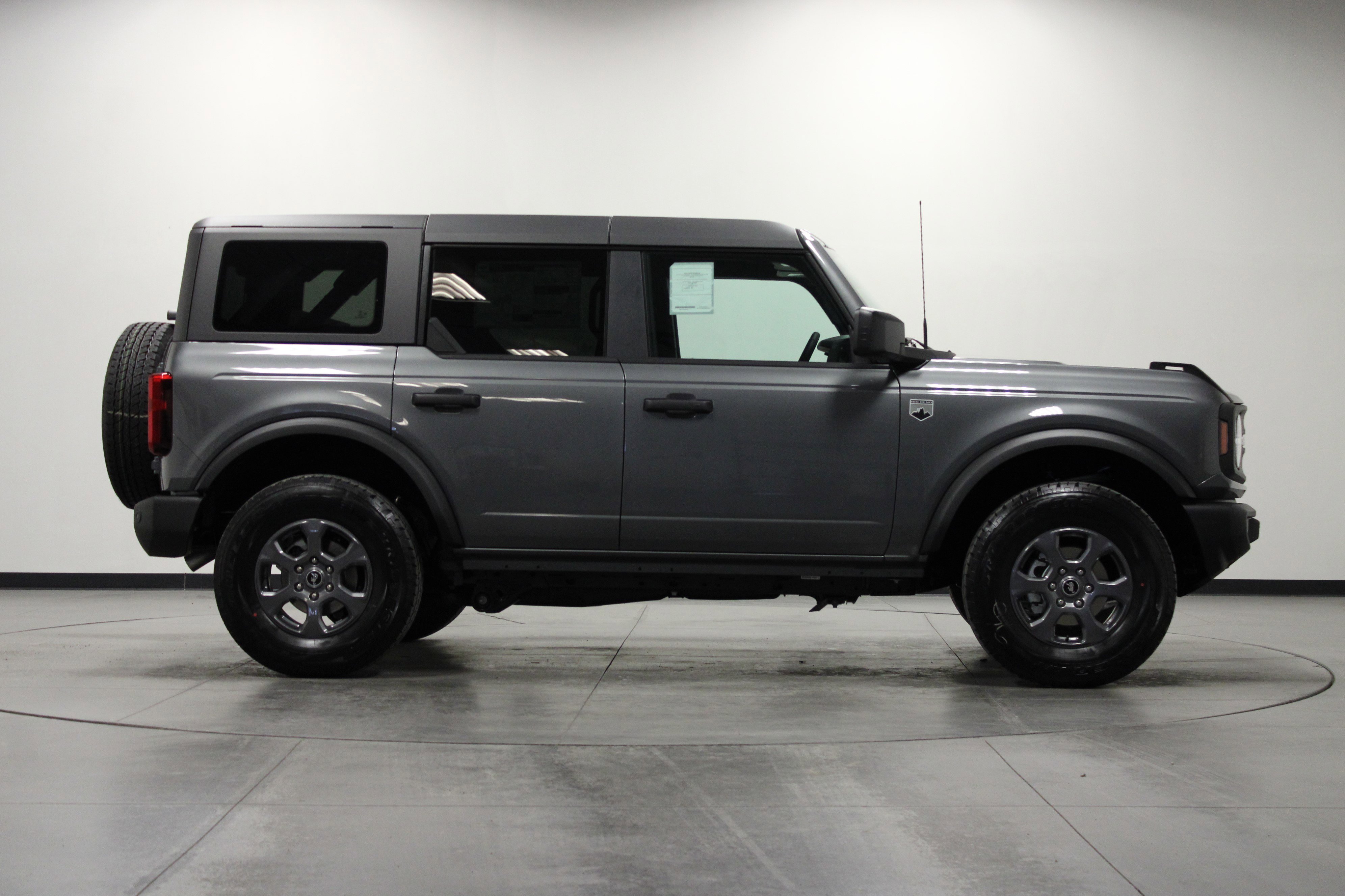 2025 Ford Bronco Big Bend photo 2