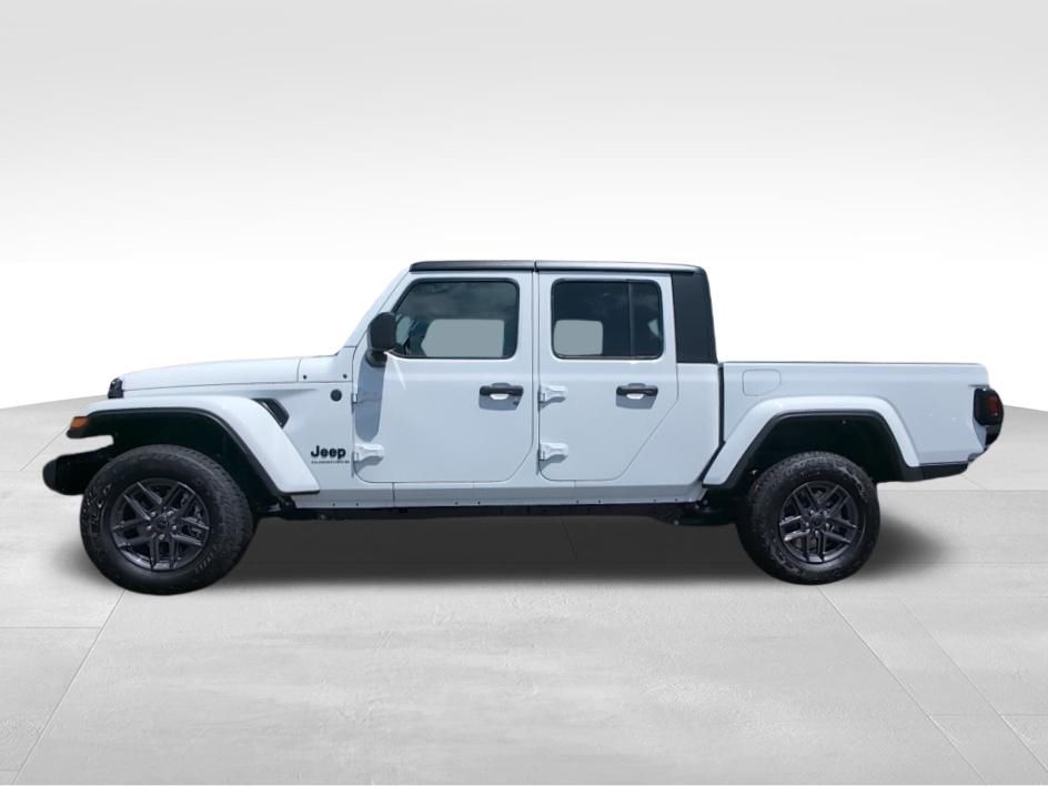 2025 Jeep Gladiator Sport S photo 2
