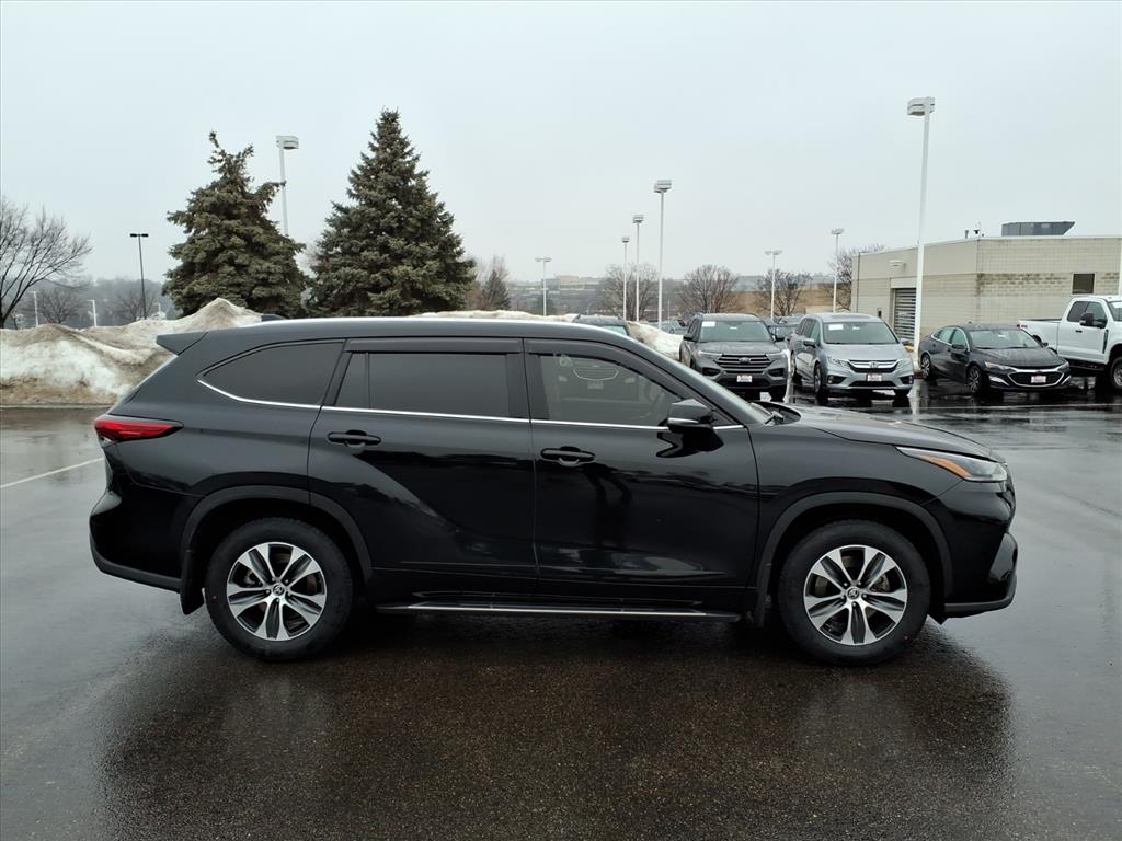 Certified 2021 Toyota Highlander XLE with VIN 5TDGZRBH2MS135947 for sale in Burnsville, Minnesota