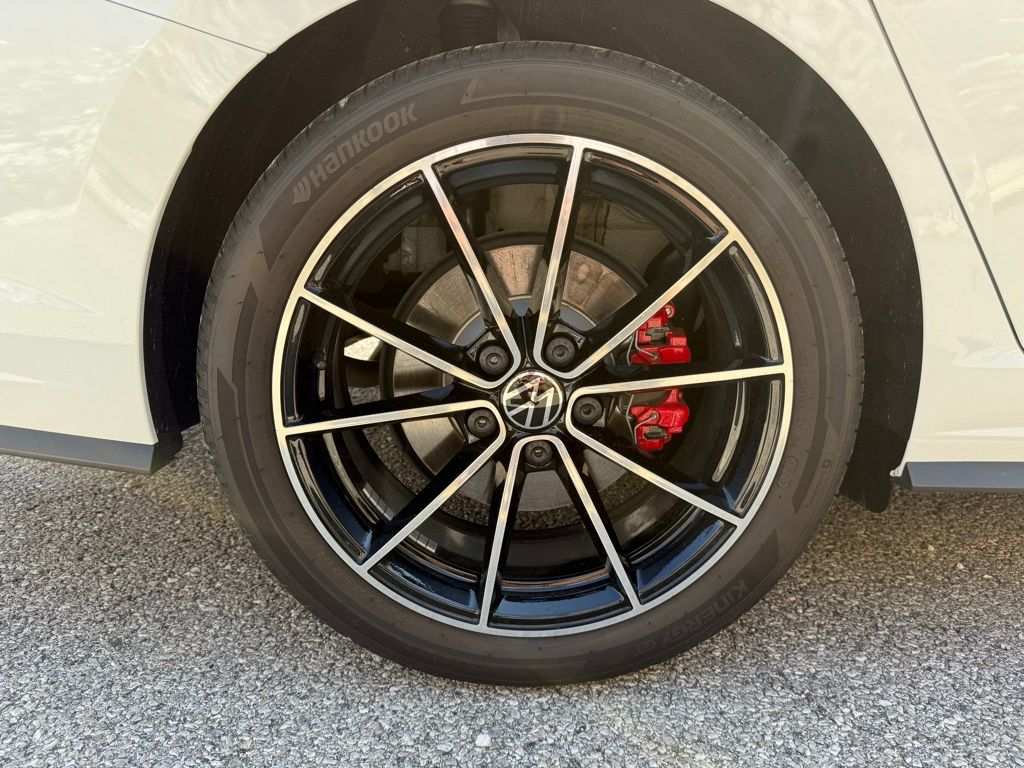 2025 Volkswagen Jetta GLI 2.0T Autobahn photo 24