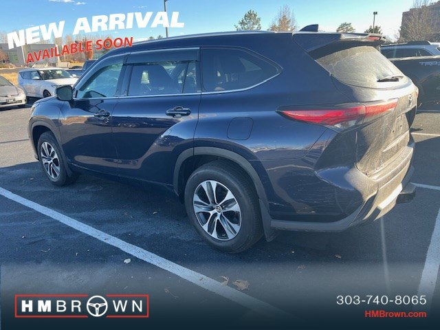 2022 Toyota Highlander XLE photo 3