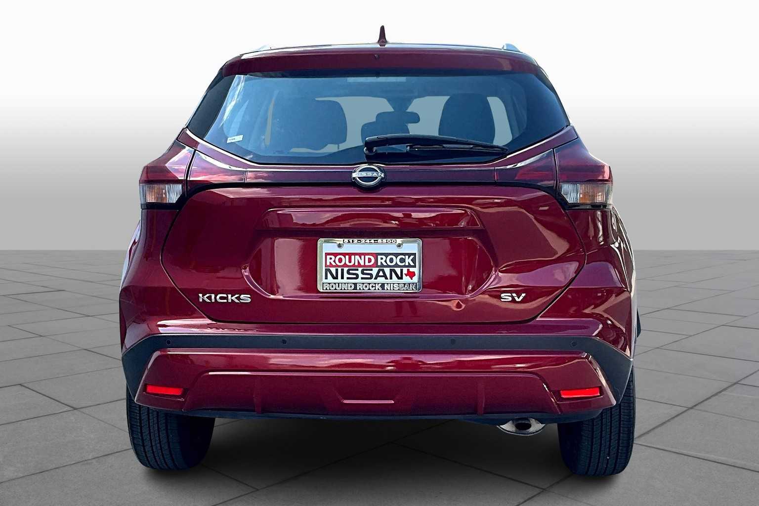 2023 Nissan Kicks SV photo 3