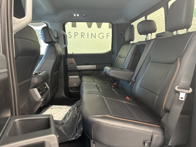 2025 Ford F-350 Lariat photo 19