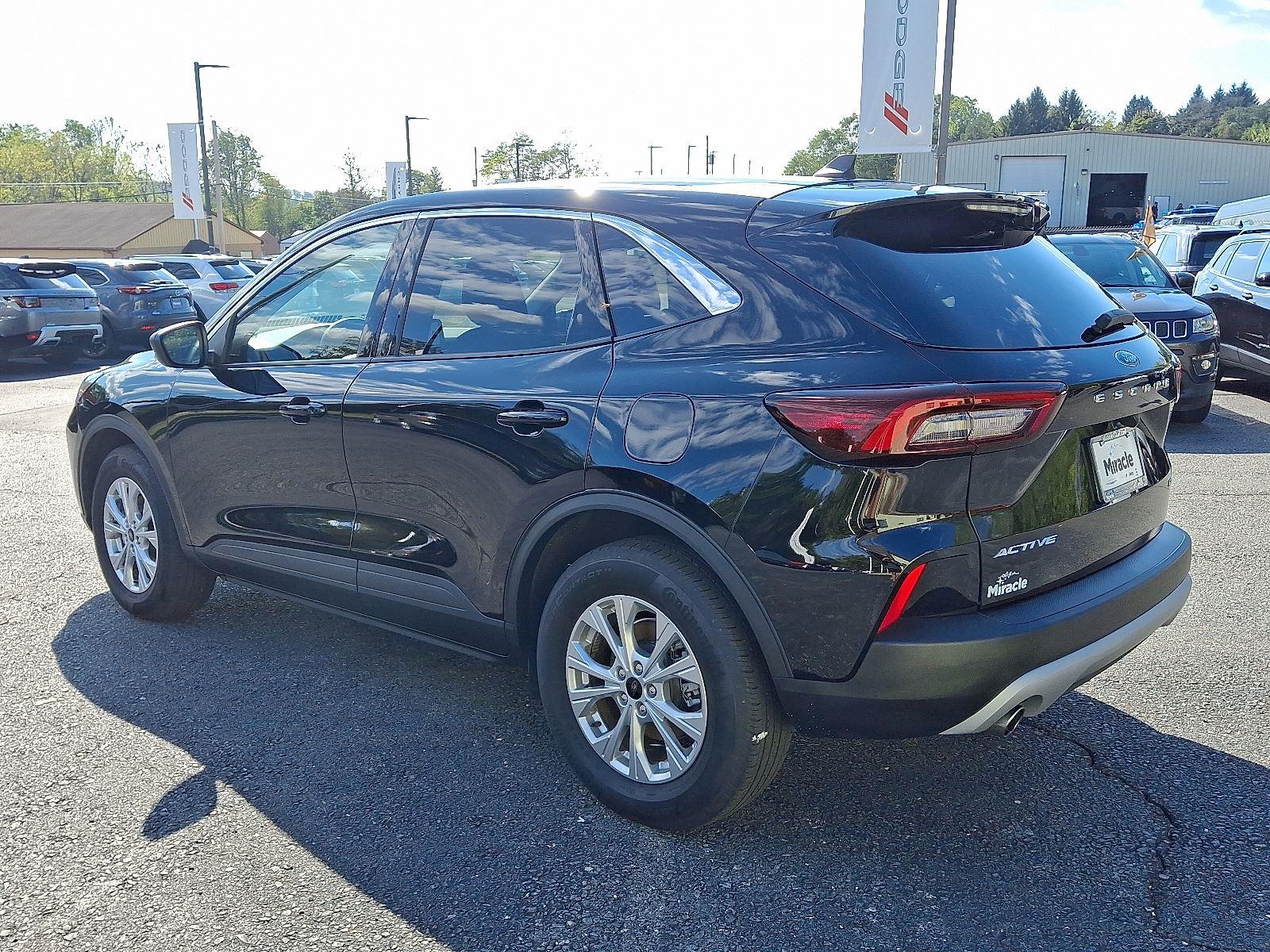 2023 Ford Escape Active photo 3