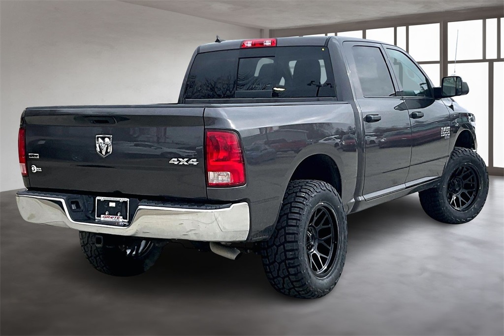 2023 Ram 1500 Classic SLT photo 3