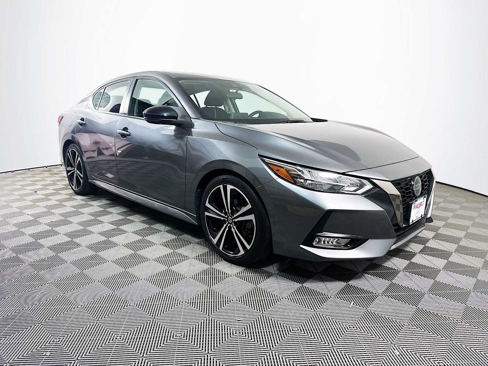 2021 Nissan Sentra SR photo 3