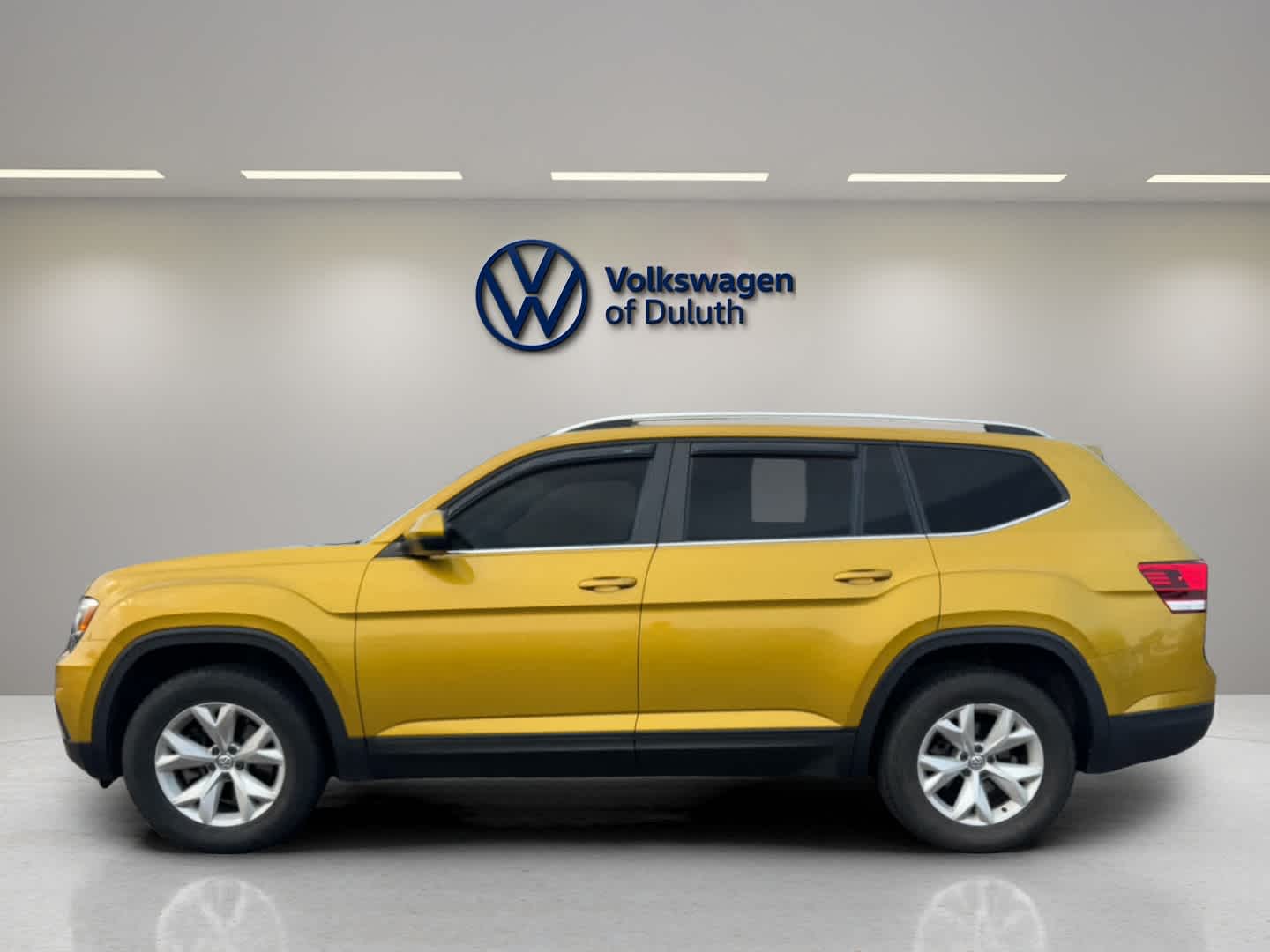 Used 2018 Volkswagen Atlas S with VIN 1V2AP2CA6JC530603 for sale in Hermantown, Minnesota