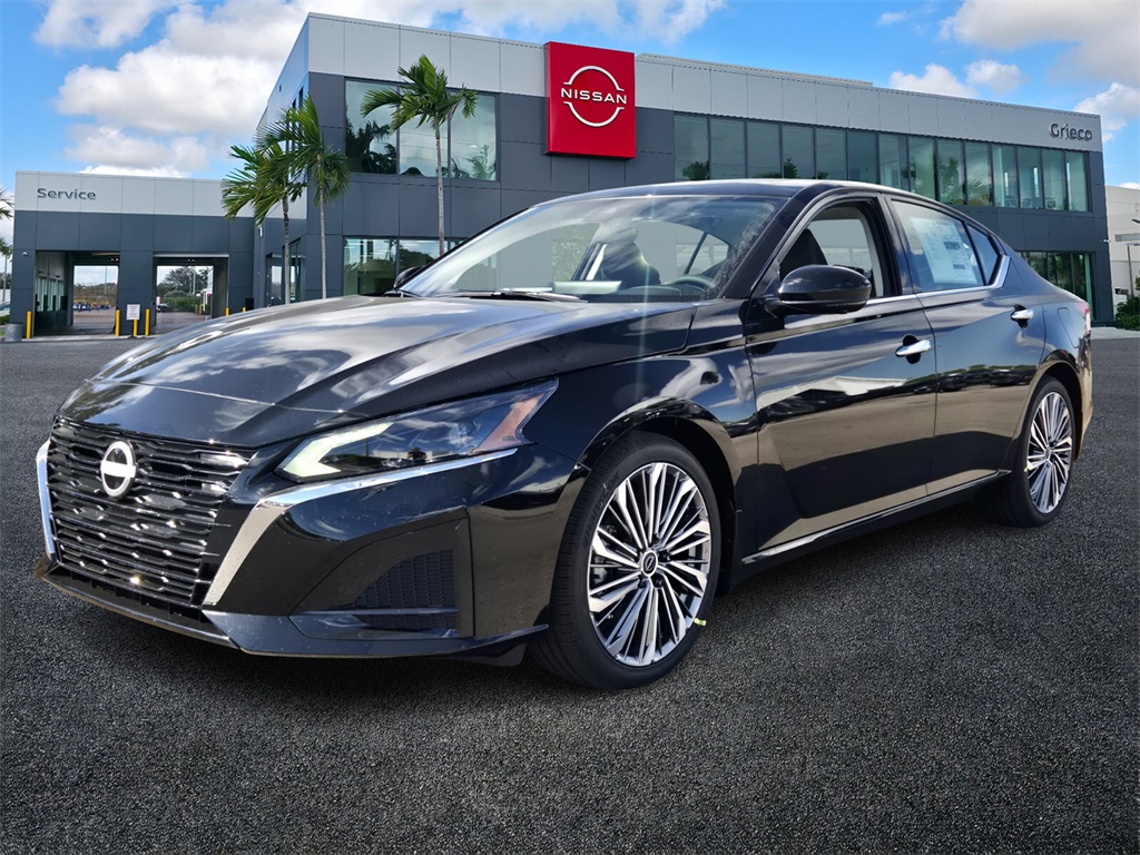 2025 Nissan Altima SL photo 3