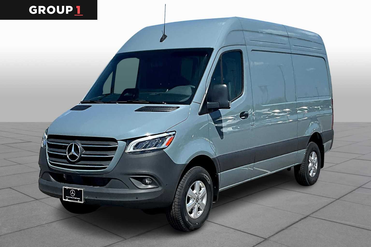 2025 Mercedes-Benz Sprinter Crew Van Base's photo