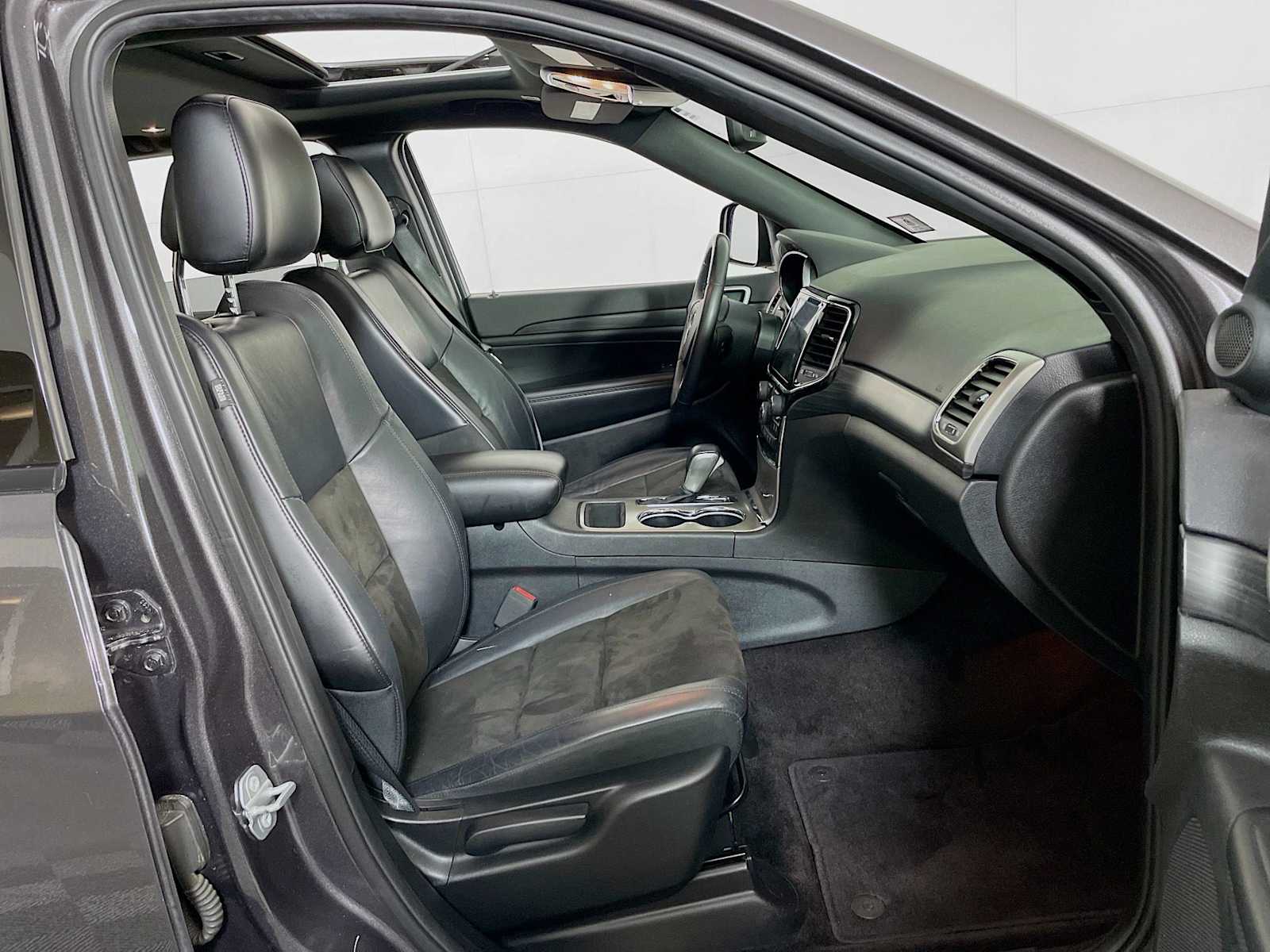 2019 Jeep Grand Cherokee Altitude photo 26
