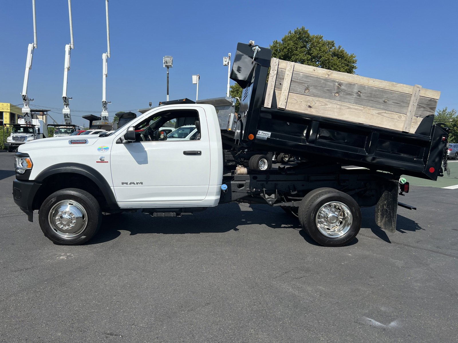 2022 Ram 5500 photo 4