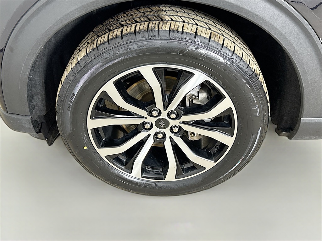 2022 Ford Explorer ST photo 31