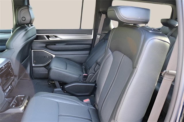 2025 Jeep Wagoneer Limited photo 14