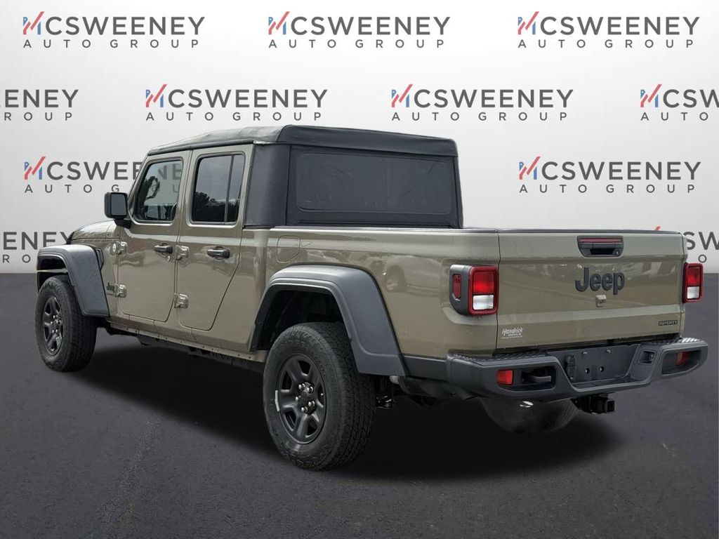 2020 Jeep Gladiator Sport photo 3