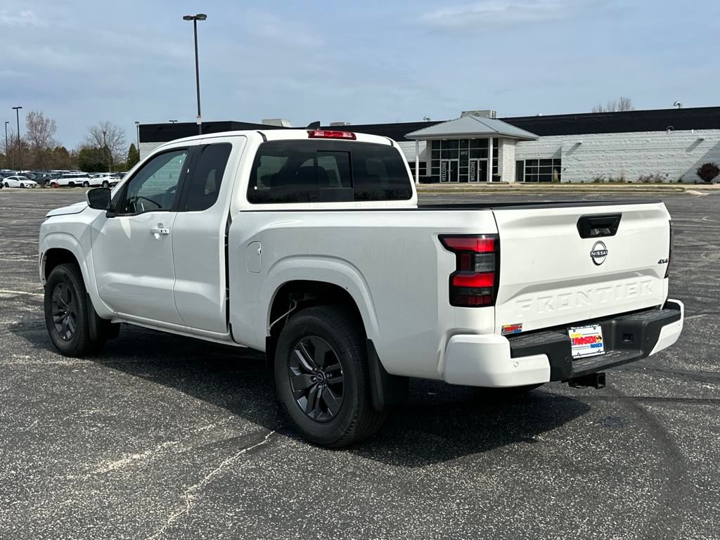2025 Nissan Frontier SV photo 3
