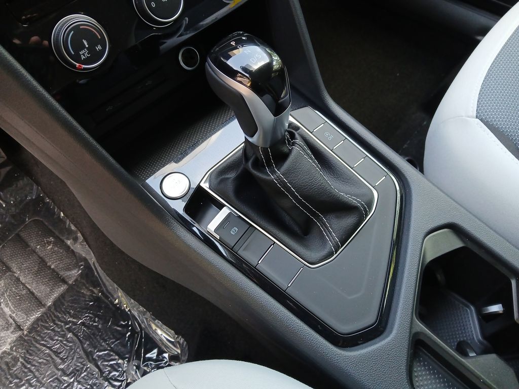 2025 Volkswagen Taos S photo 21