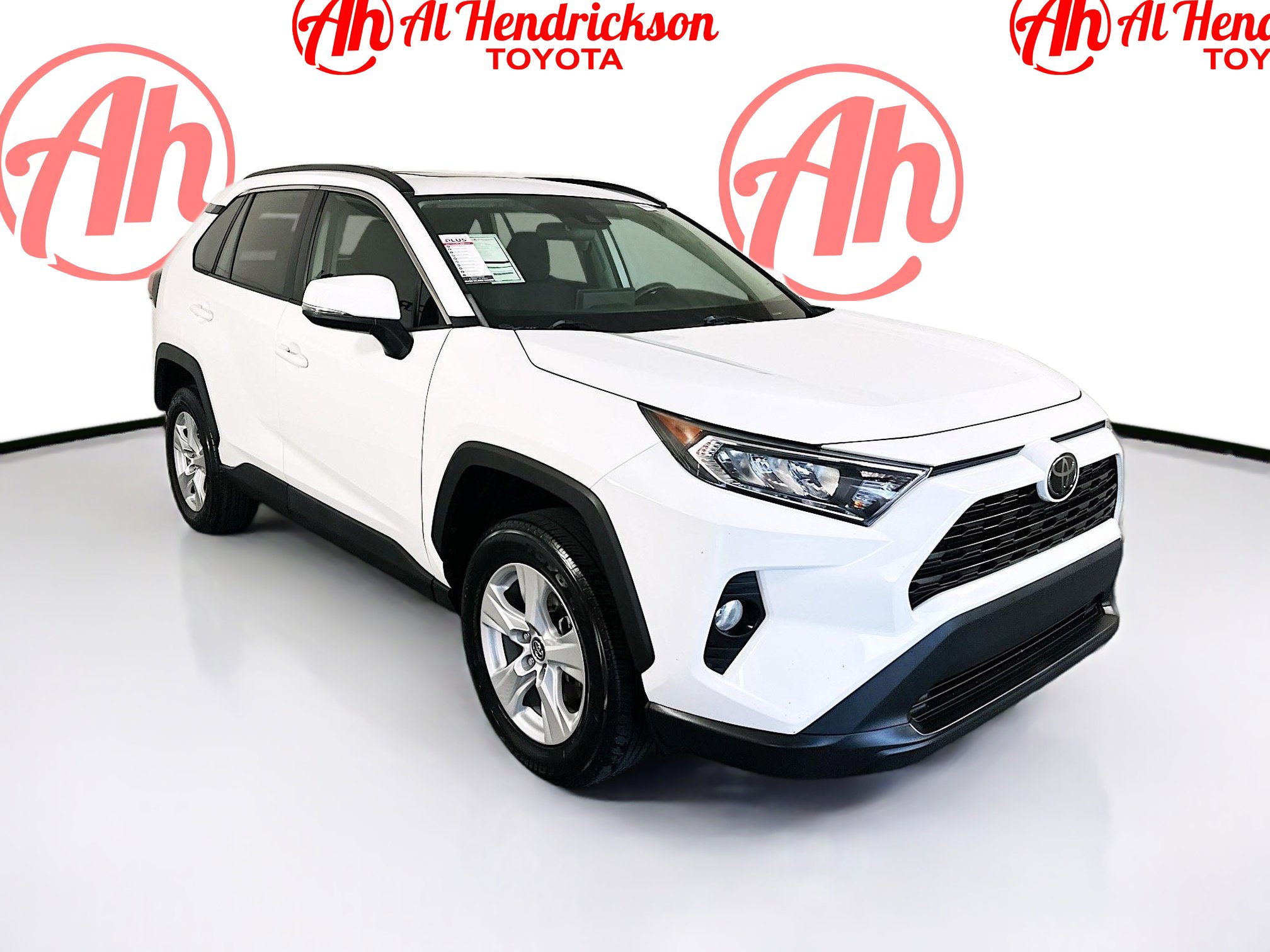 2019 Toyota RAV4 XLE's photo