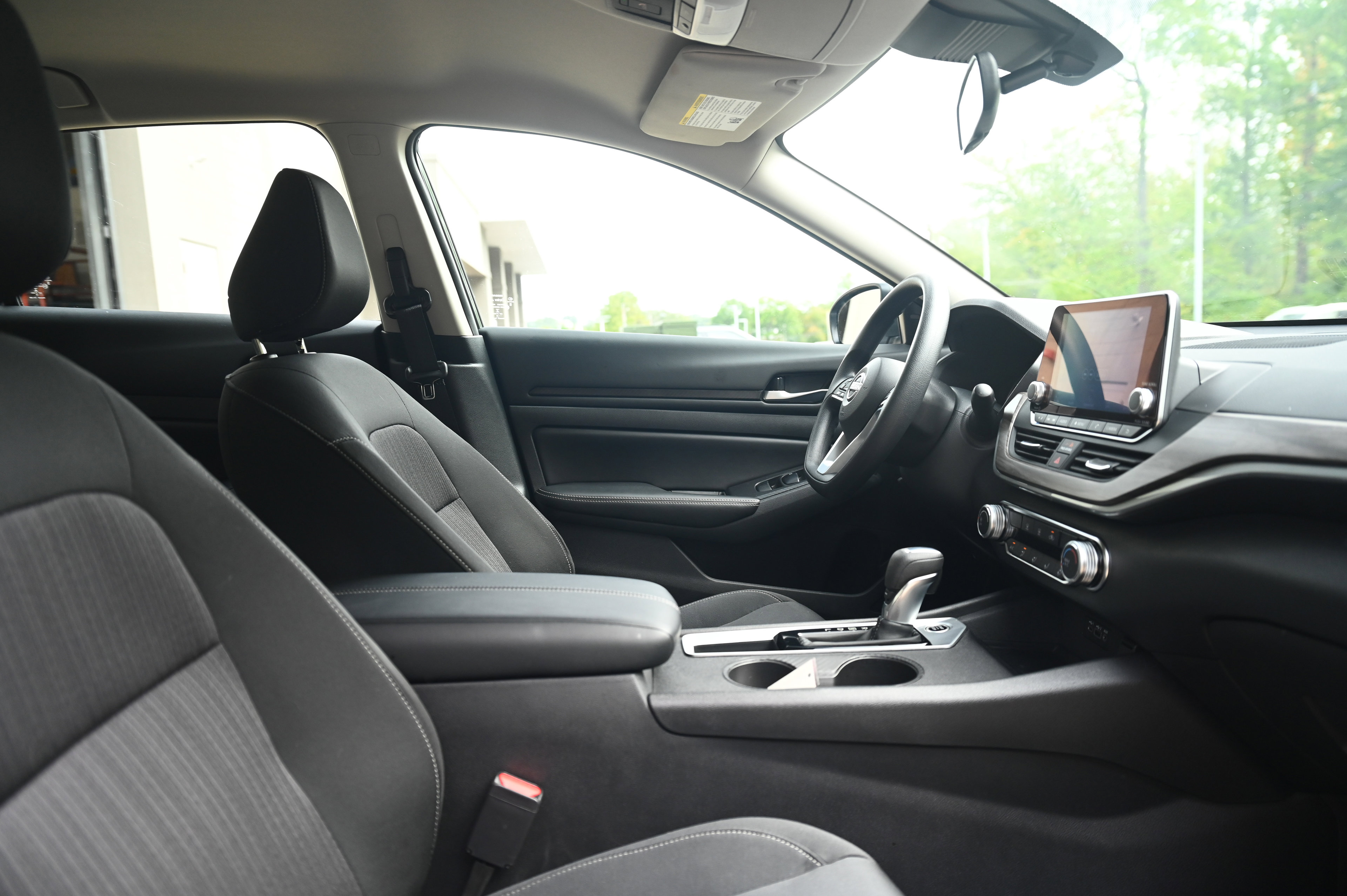 2025 Nissan Altima SV photo 27