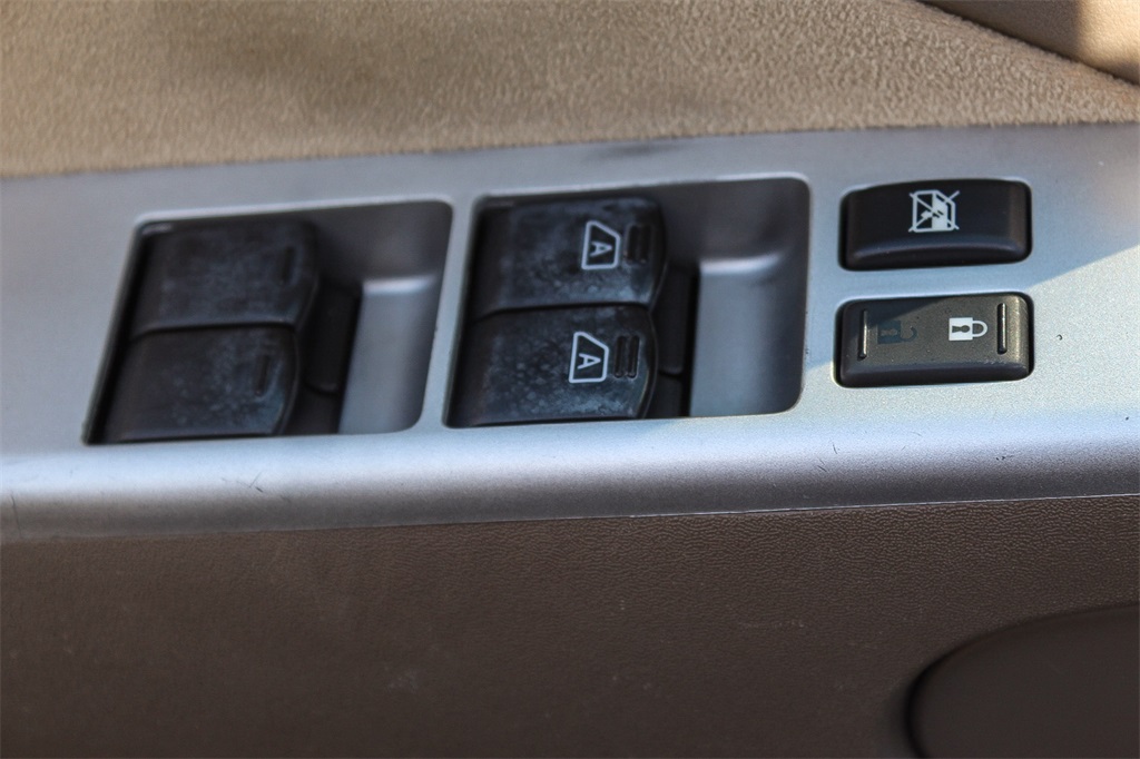 2012 Nissan Pathfinder SV photo 18