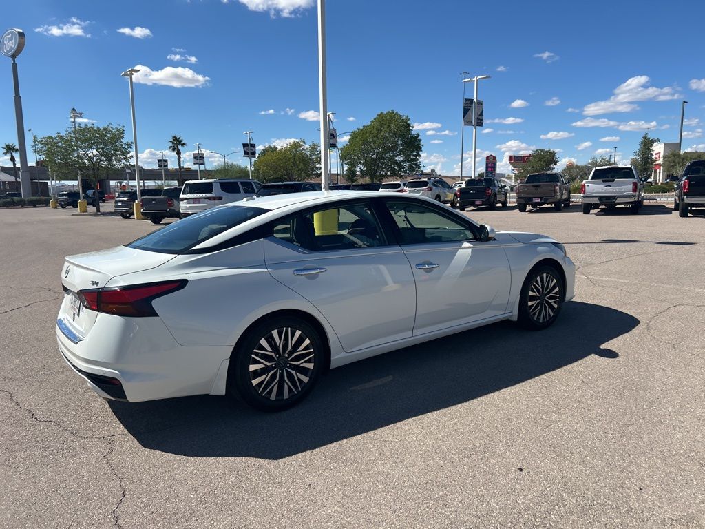 2023 Nissan Altima 2.5 SV photo 10