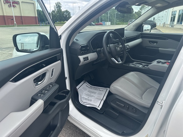 2024 Honda Pilot Touring photo 10