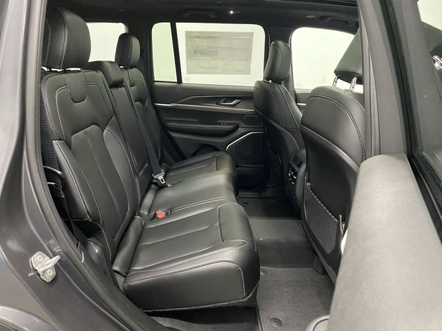 2025 Jeep Grand Cherokee Limited photo 33