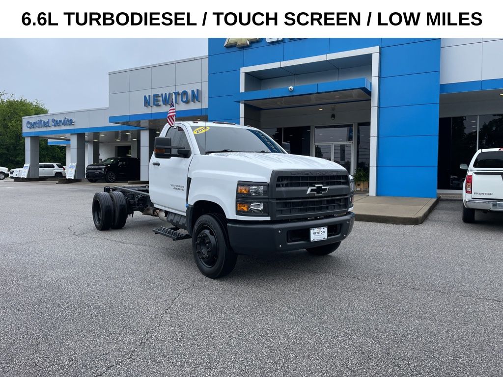 Used 2019 White Chevrolet 1WT image 1