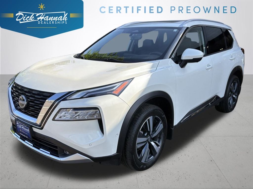 2022 Nissan Rogue Platinum's photo