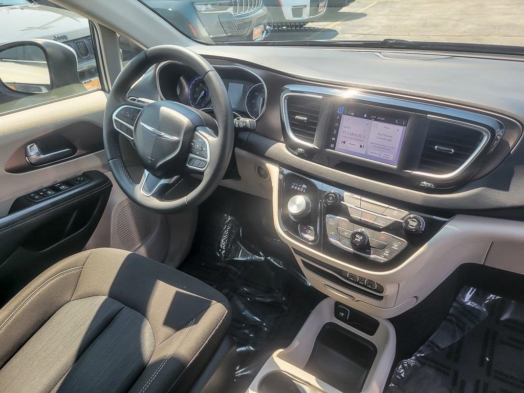 2023 Chrysler Voyager LX photo 20