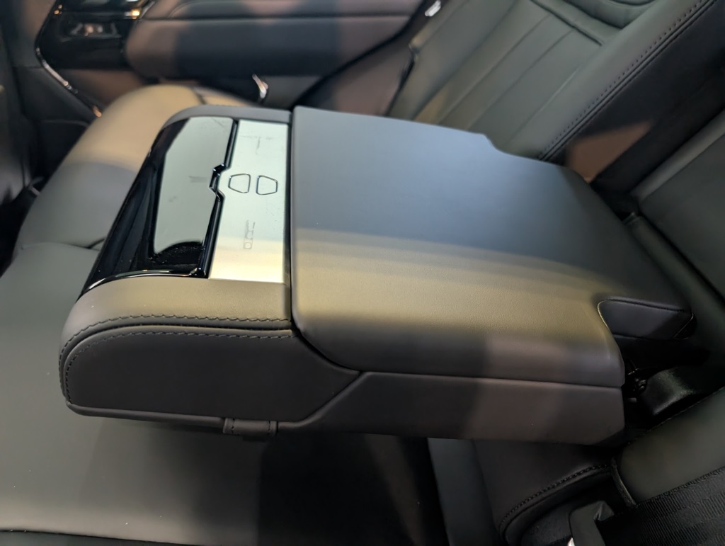 2025 Land Rover Range Rover Sport SE photo 22