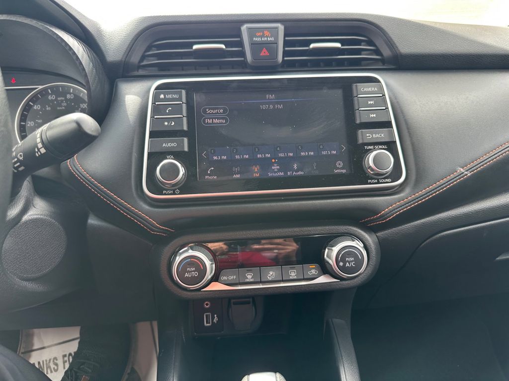 2022 Nissan Versa 1.6 SR photo 10