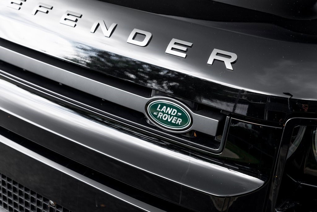 2024 Land Rover Defender Carpathian Edition photo 10