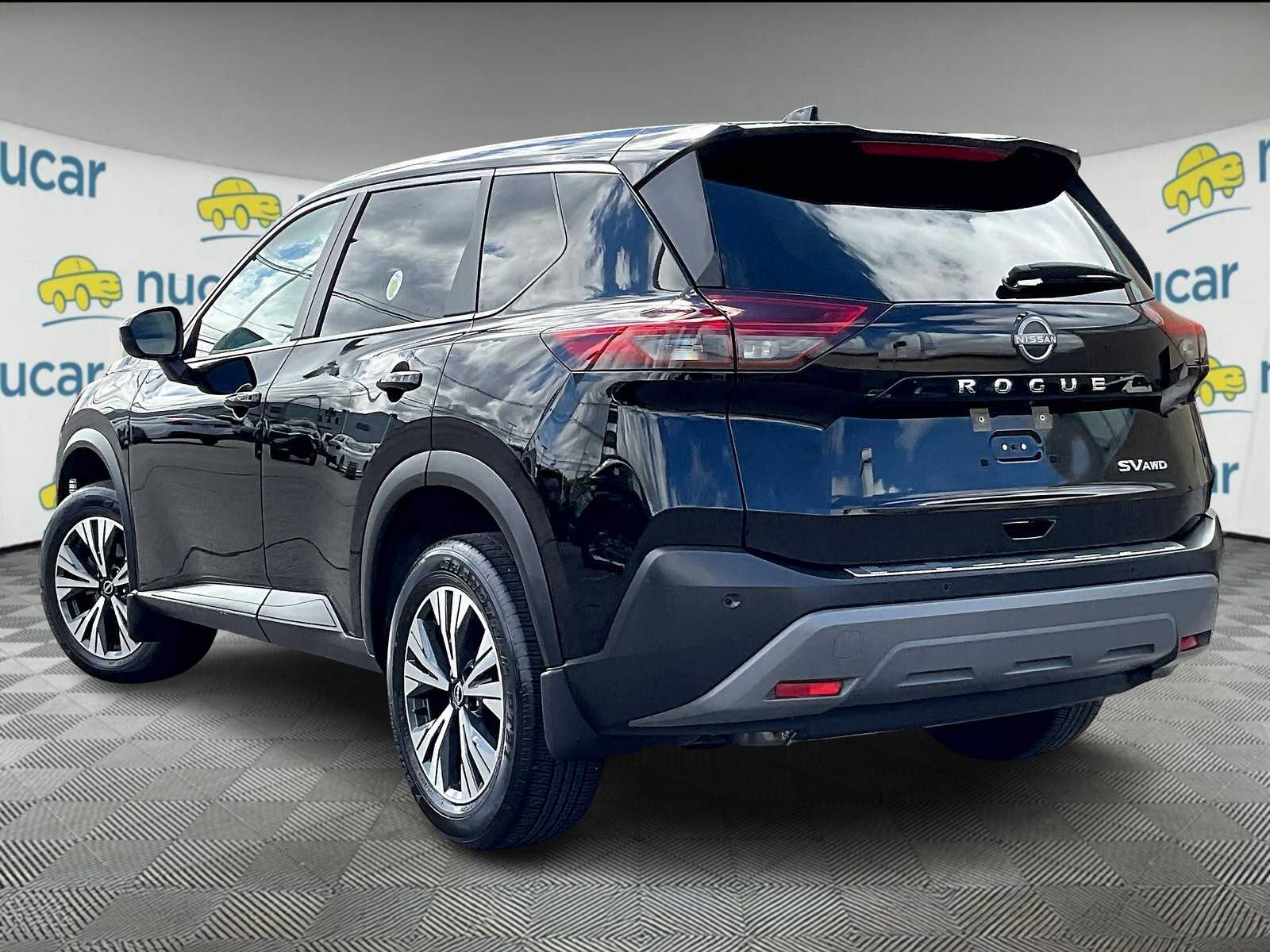 2023 Nissan Rogue SV photo 4