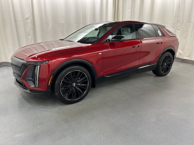 2025 Cadillac Lyriq Sport photo 2