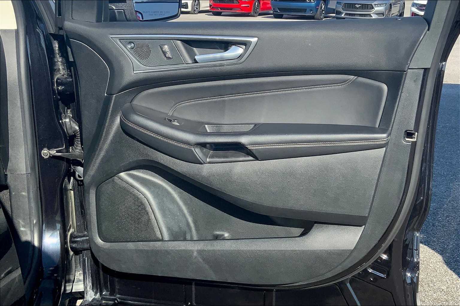 2024 Ford Edge Titanium photo 21