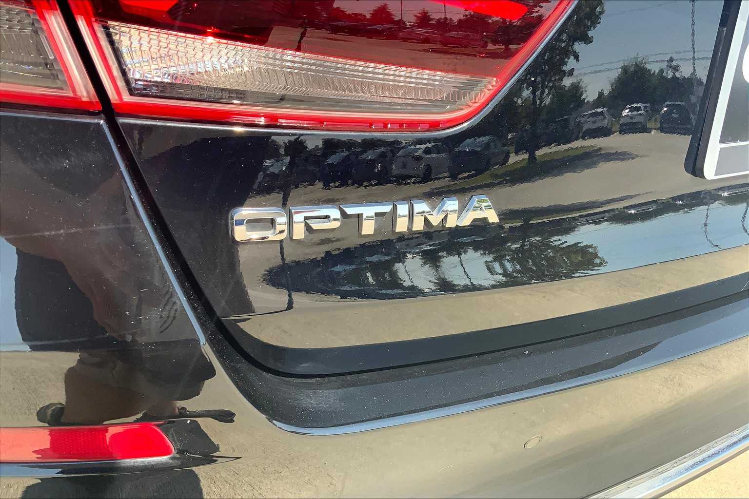 2020 Kia Optima EX Premium photo 28