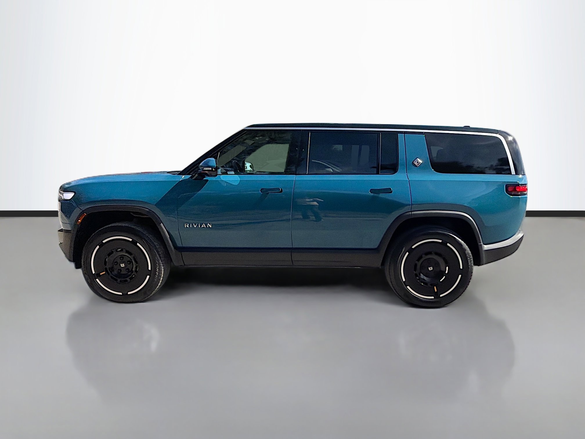 Used 2025 Rivian R1S Adventure with VIN 7PDSGBBA4SN052252 for sale in Sarasota, FL