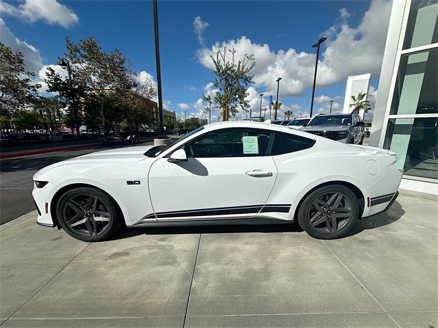 2025 Ford Mustang GT Premium photo 4