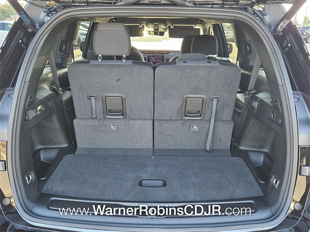 2025 Jeep Grand Cherokee Laredo photo 11