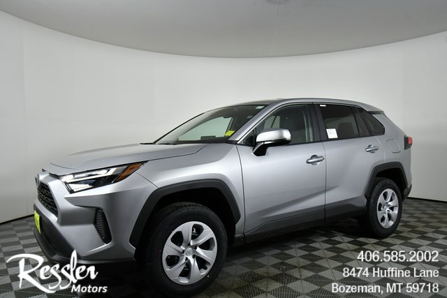 2025 Toyota RAV4 LE's photo