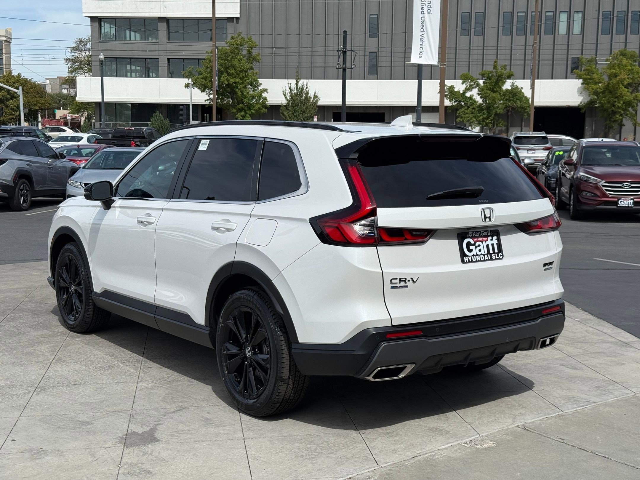 2023 Honda CR-V Hybrid Sport Touring photo 5