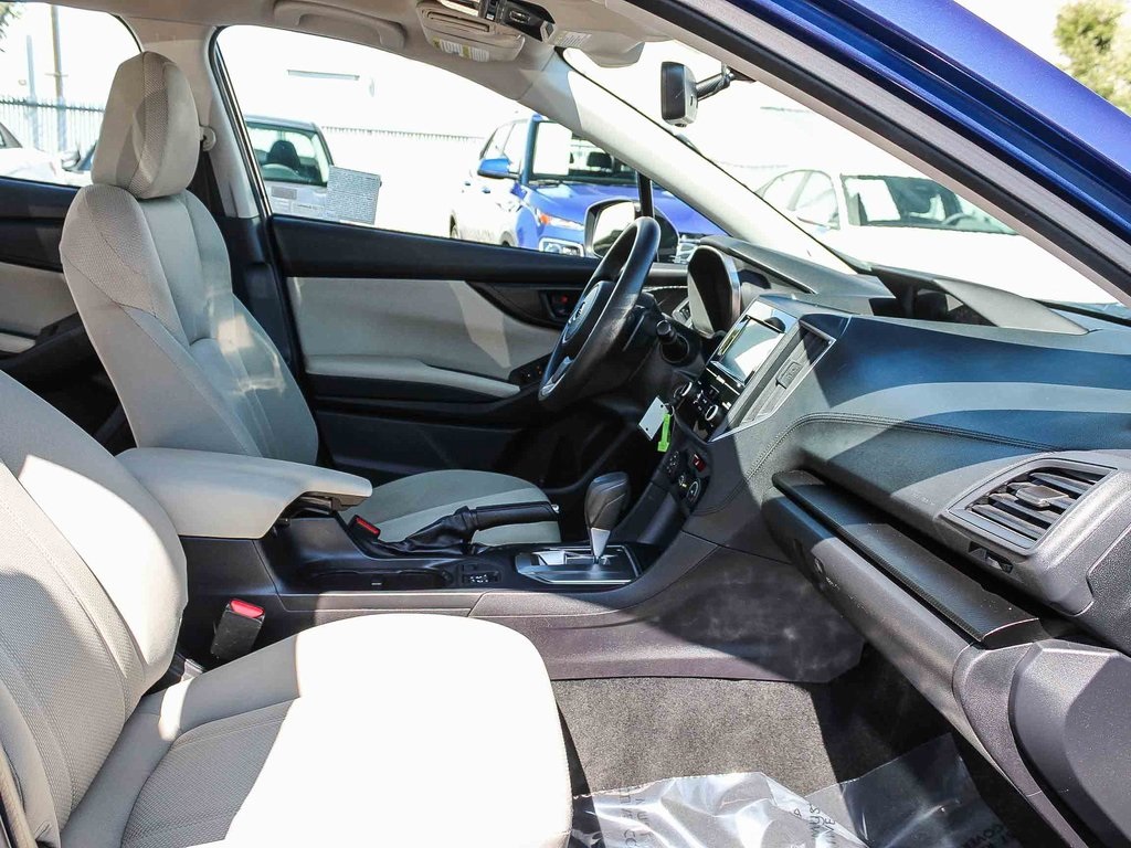2017 Subaru Impreza 2.0i Premium photo 16