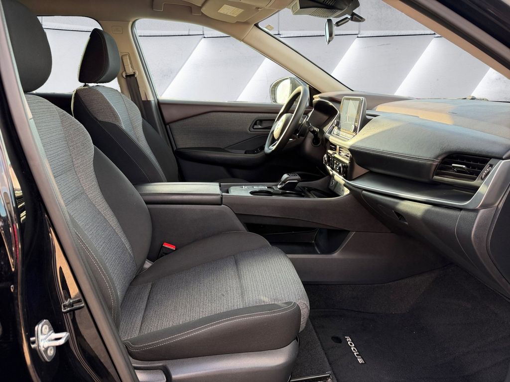 2022 Nissan Rogue S photo 12