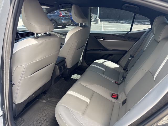 2025 Toyota Camry SE photo 6