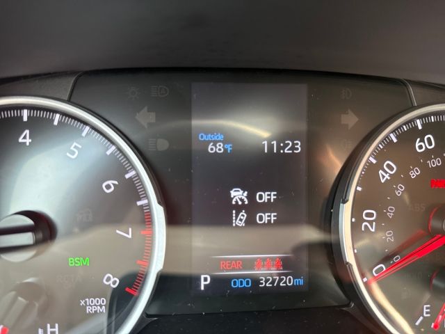 2022 Toyota RAV4 XLE photo 17