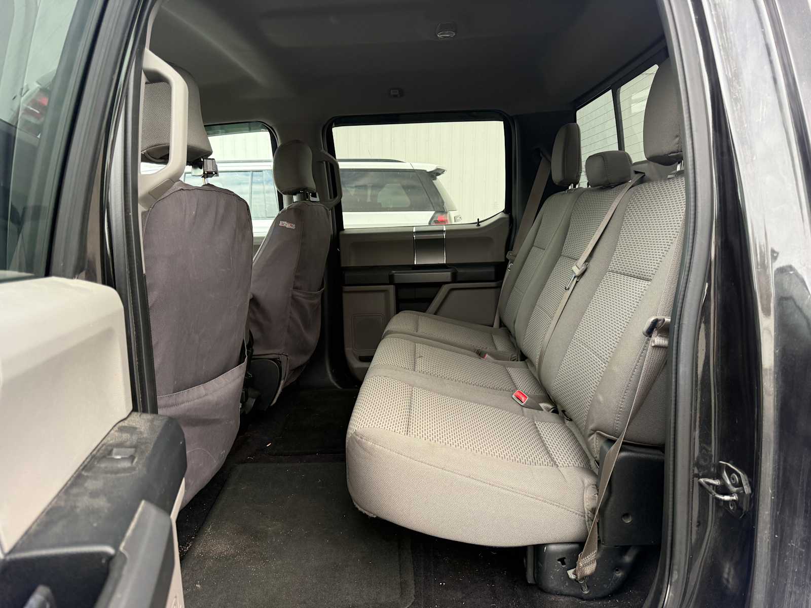 2015 Ford F-150 XLT photo 4