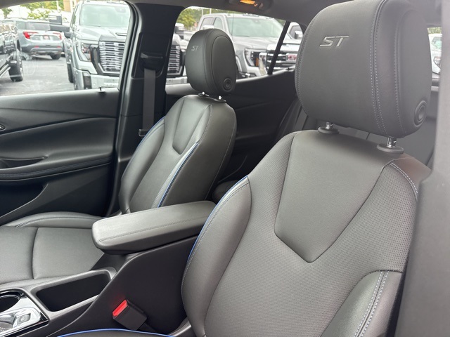 2025 Buick Encore GX Sport Touring photo 12